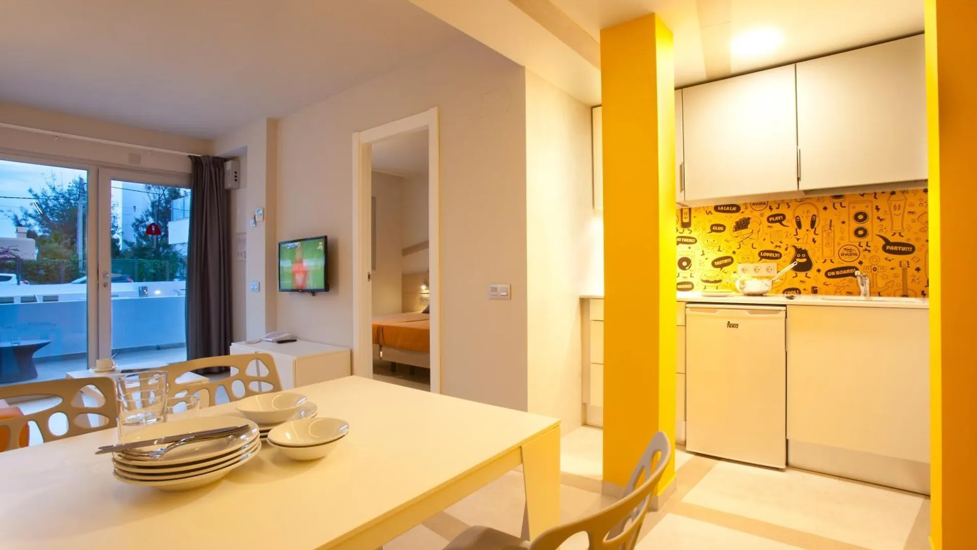 Ryans Ibiza Apartments - Only Adults 3*, Ibiza Town