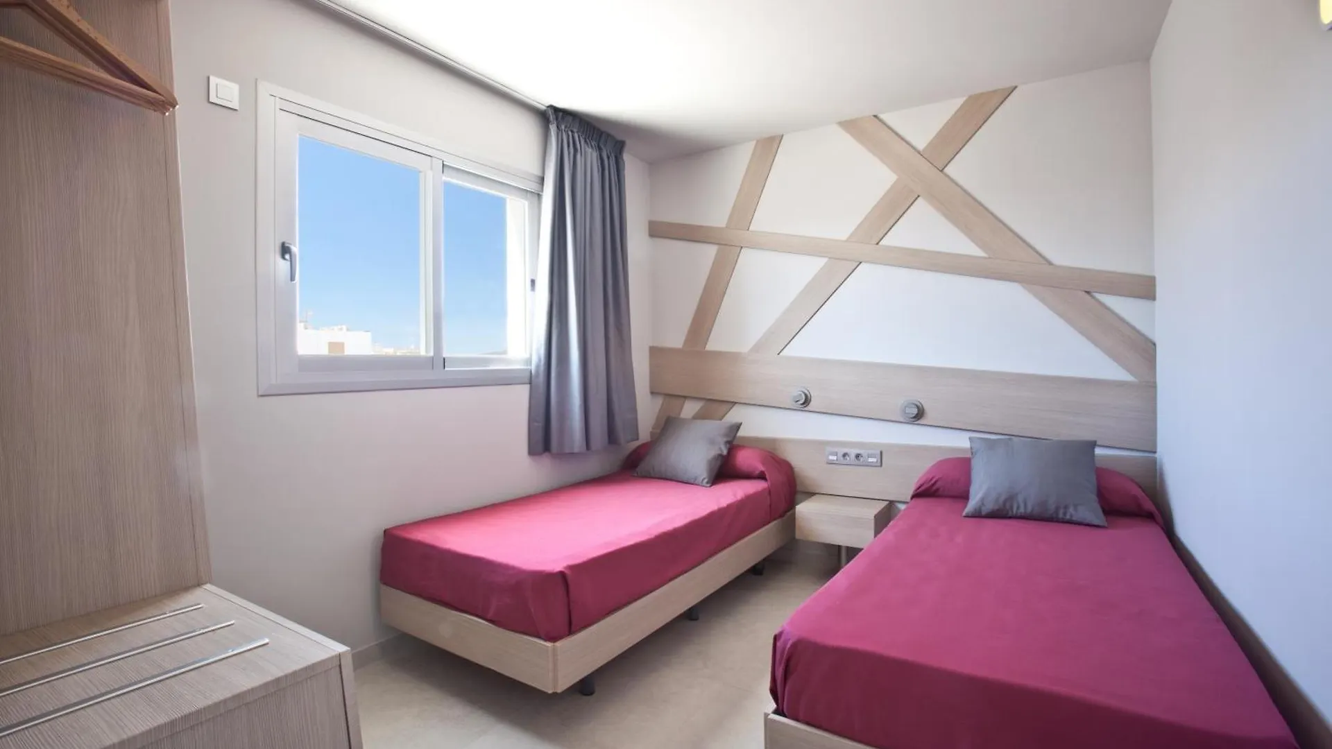 Ryans Ibiza Apartments - Only Adults 3*,  Espagne