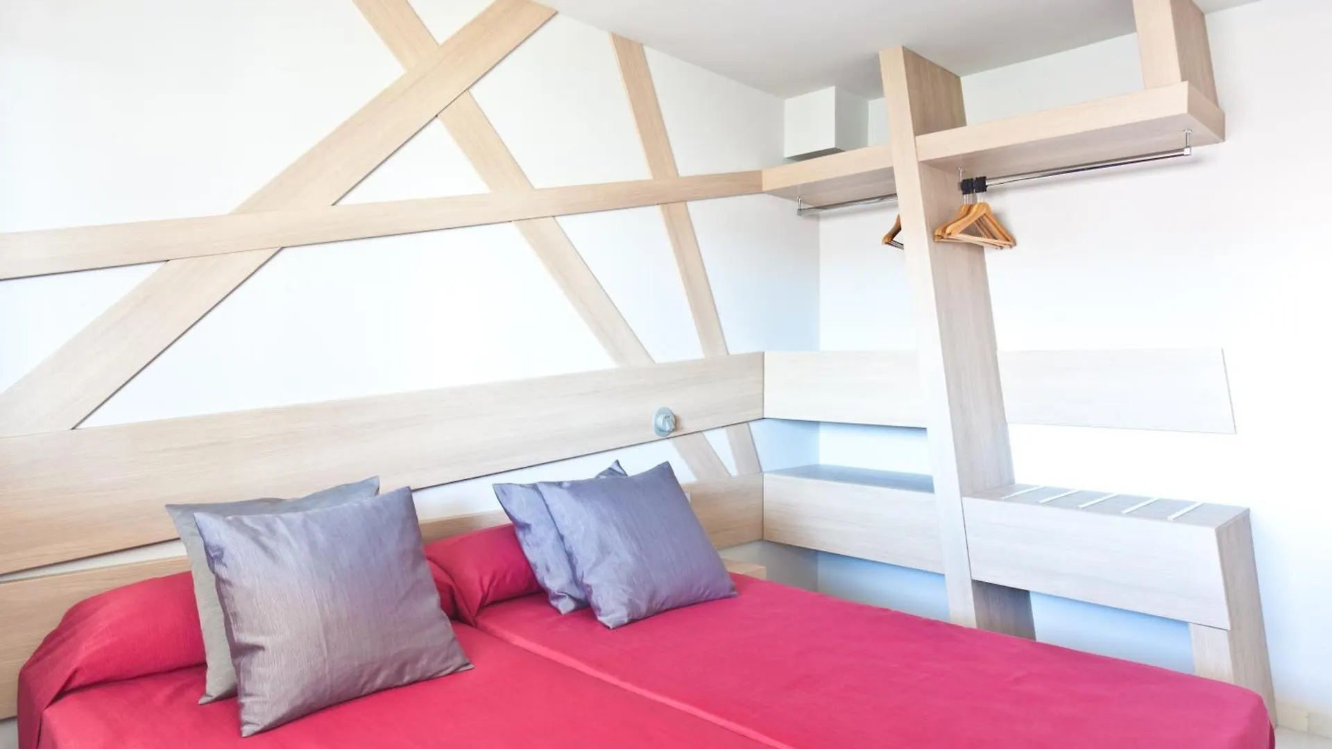 Ryans Ibiza Apartments - Only Adults